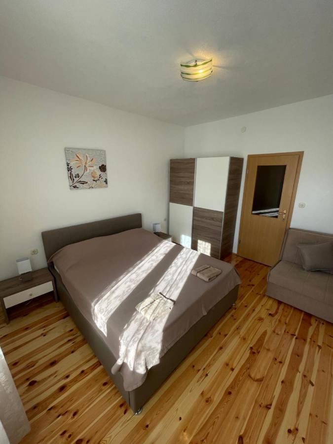Ivan I Matej Apartments Blace Luaran gambar